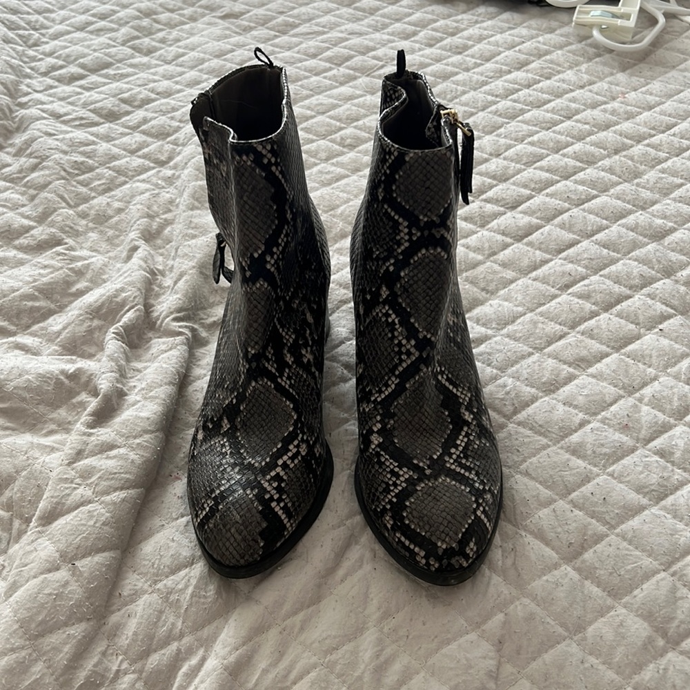 Old navy Snake print ankle booties